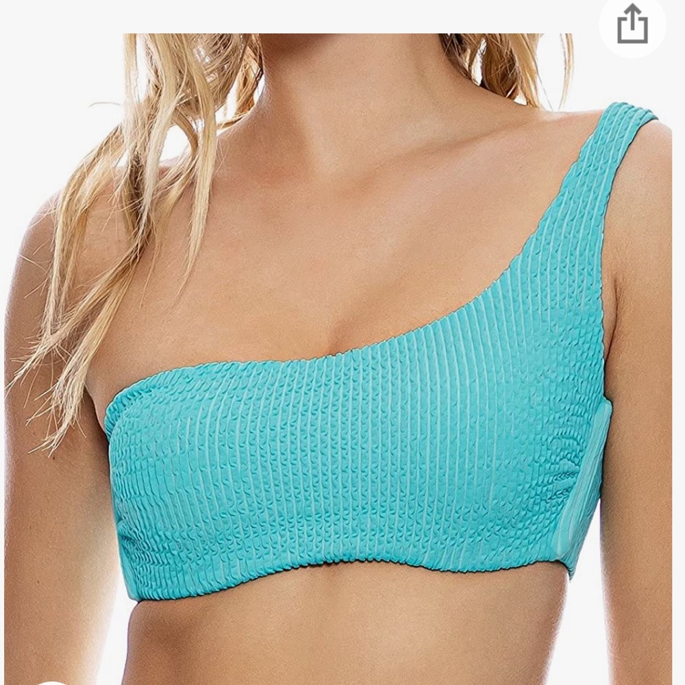 Luli fama PURA CURIOSIDAD - One Shoulder Lace Back Top